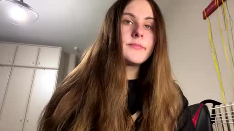 emma_just online show from December 2024 11:40:01 AM