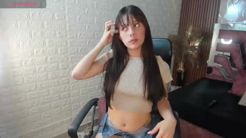 Snapshot of emma_rossi7 chatting on October 2025 07:19:02 PM Emma online show from October 2025 07:19:02 PM