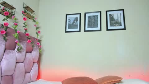 HI IM NEW online show from December 2024 10:10:02 PM