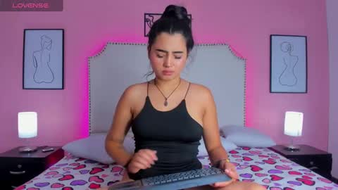 emma_whitee_ online show from September 2025 02:27:02 PM