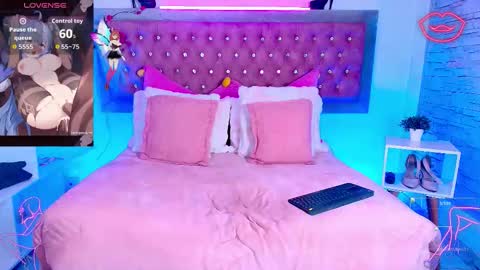 Snapshot of emma_wilder chatting on November 2025 08:42:02 PM neko online show from November 2025 08:42:02 PM