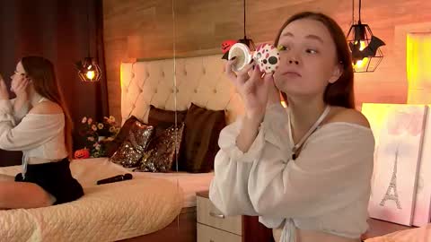 Snapshot of emmacamm chatting on October 2025 07:01:01 AM EmmaCamm online show from October 2025 07:01:01 AM