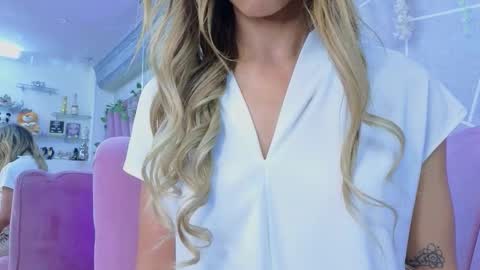 emma cortez online show from November 2025 12:16:01 PM