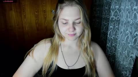 Snapshot of emmafrizea chatting on October 2025 09:58:02 PM Hello Im newMake me cumPVT 12tk for min ALL INCLUSIVE online show from October 2025 09:58:02 PM