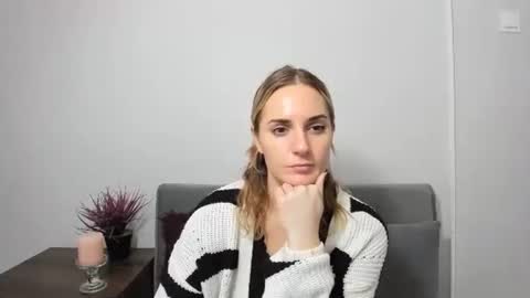 Snapshot of emmanaughty69 chatting on November 2025 09:15:02 PM Emma online show from November 2025 09:15:02 PM