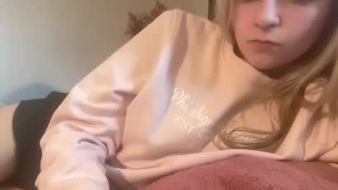 Snapshot of emmangel chatting on November 2025 07:01:02 PM EmmaAngel online show from November 2025 07:01:02 PM