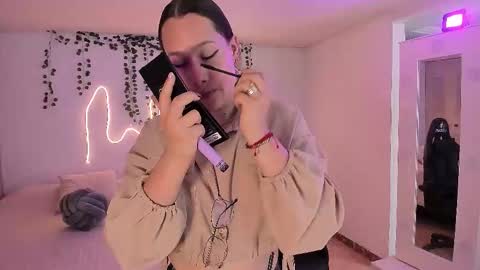 Emma Torres online show from September 2025 03:39:01 PM