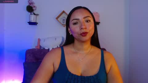 Emmi Cam online show from September 2025 02:44:01 AM