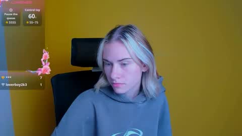 Snapshot of emmi_rossum chatting on October 2025 07:22:01 PM Emmi online show from October 2025 07:22:01 PM