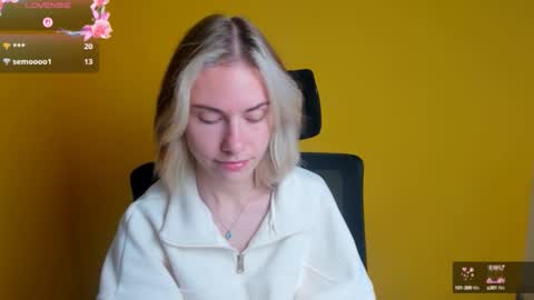 Snapshot of emmi_rossum chatting on October 2025 05:39:02 AM Emmi online show from October 2025 05:39:02 AM