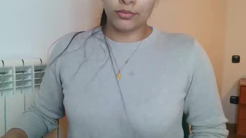 Snapshot of emmie_xxx chatting on October 2025 08:00:02 AM emmie online show from October 2025 08:00:02 AM