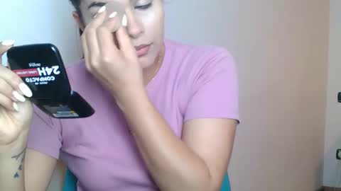 Snapshot of emmie_xxx chatting on October 2025 08:01:01 AM emmie online show from October 2025 08:01:01 AM