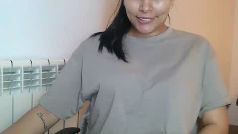 Snapshot of emmie_xxx chatting on October 2025 07:52:01 AM emmie online show from October 2025 07:52:01 AM