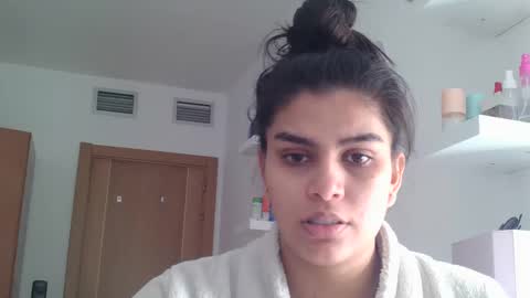 Snapshot of emmie_xxx chatting on November 2025 09:33:01 AM emmie online show from November 2025 09:33:01 AM