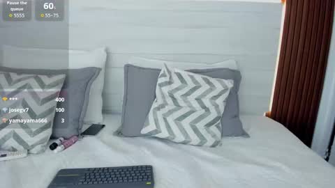 Snapshot of emmy_meadows chatting on October 2025 10:33:02 PM Emmy online show from October 2025 10:33:02 PM