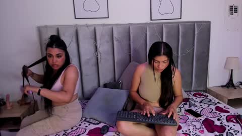 Emily  Laila  online show from February 2025 03:18:01 PM