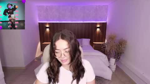 Emmy Walker online show from March 2025 11:09:02 AM