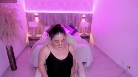 Emmy Walker online show from September 2025 11:02:01 AM