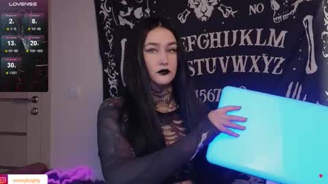 Emmy Bright     50  online show from October 2025 02:00:01 AM