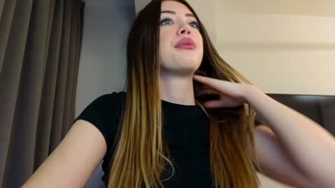 Em online show from December 2024 12:56:01 AM