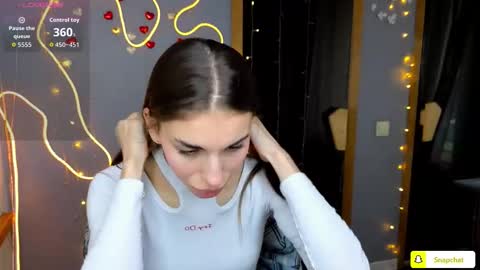 Snapshot of emmygreans chatting on October 2025 05:48:01 AM Emmy online show from October 2025 05:48:01 AM