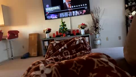 Snapshot of emoney04 chatting on December 2024 09:05:01 PM emoney04 online show from December 2024 09:05:01 PM