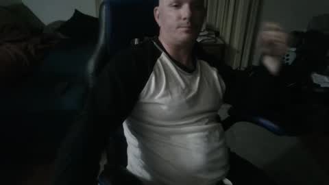 Snapshot of emsguy1 chatting on October 2025 04:01:02 AM Matt online show from October 2025 04:01:02 AM