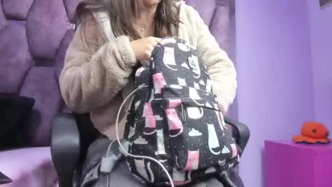 emy_latin online show from September 2025 11:47:01 AM