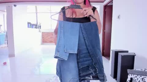 Snapshot of emy_xdy chatting on October 2025 02:35:01 PM Im Emily would you like to help me reach 100 online show from October 2025 02:35:01 PM