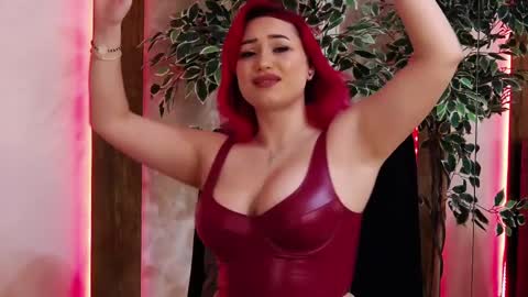 Snapshot of emyhilton_ chatting on February 2025 04:54:01 AM Emy online show from February 2025 04:54:01 AM