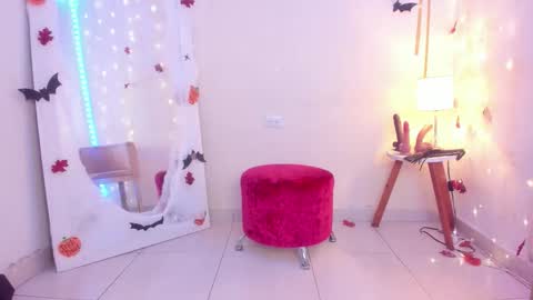 EMYLY  online show from October 2025 10:10:01 PM