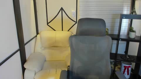 Emy Silver online show from February 2025 04:35:01 PM