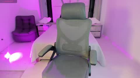 Emy Silver online show from February 2025 09:42:02 PM