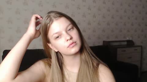 EmySway online show from February 2025 04:36:01 PM