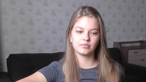 EmySway online show from October 2025 10:15:02 AM