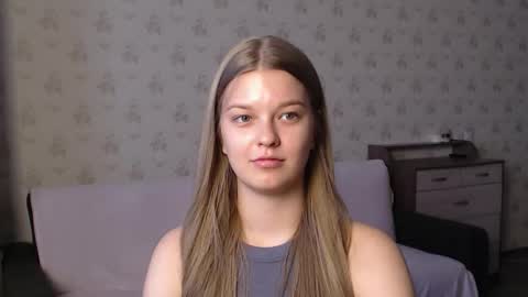 EmySway online show from November 2025 07:52:01 AM