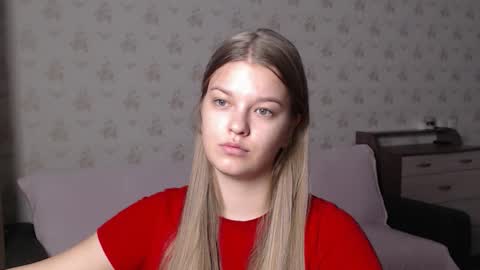 EmySway online show from November 2025 02:12:01 AM