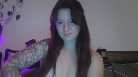 endlessly evie online show from February 2025 02:20:01 AM