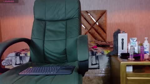 Snapshot of engel_devil chatting on September 2025 11:10:01 AM Engel online show from September 2025 11:10:01 AM