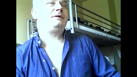 englishguysurrey online show from December 2024 11:50:02 AM