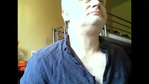 Snapshot of englishguysurrey chatting on October 2025 09:55:02 AM englishguysurrey online show from October 2025 09:55:02 AM