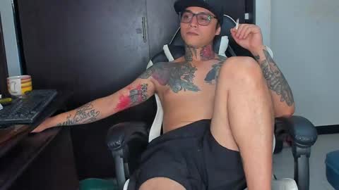Snapshot of enjoymycock99 chatting on February 2025 02:51:01 AM enjoymycock99 online show from February 2025 02:51:01 AM