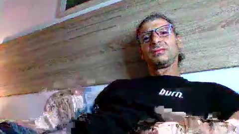 Snapshot of enri222 chatting on October 2025 09:38:01 PM rineking online show from October 2025 09:38:01 PM