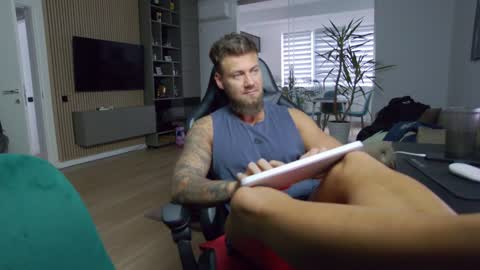 Erik online show from December 2024 08:55:02 AM