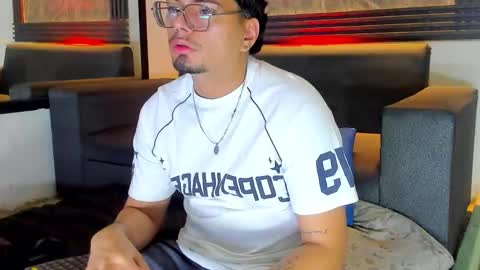 Snapshot of enrique_villa23 chatting on September 2025 12:07:01 PM enrique online show from September 2025 12:07:01 PM