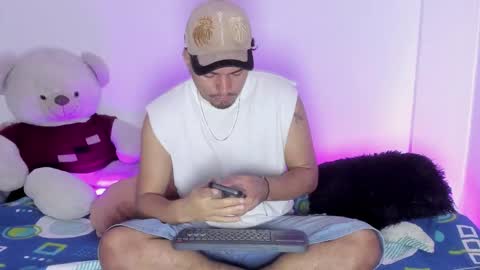 Snapshot of enrique_villa23 chatting on November 2025 02:22:01 PM enrique online show from November 2025 02:22:01 PM