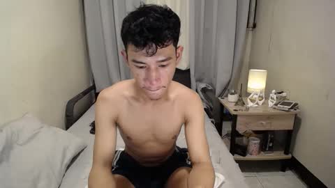 Snapshot of enzinoxx2024 chatting on October 2025 03:11:01 PM enzo online show from October 2025 03:11:01 PM