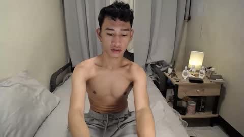 Snapshot of enzinoxx2024 chatting on October 2025 05:08:02 AM enzo online show from October 2025 05:08:02 AM