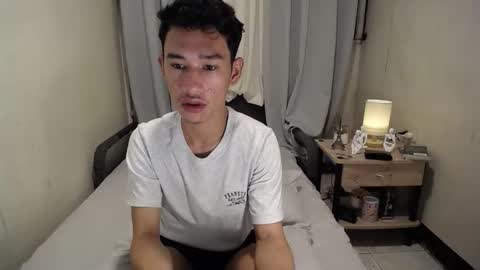 Snapshot of enzinoxx2024 chatting on October 2025 06:51:01 PM enzo online show from October 2025 06:51:01 PM