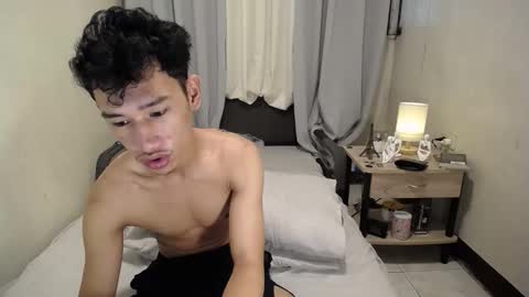 Snapshot of enzinoxx2024 chatting on October 2025 12:30:02 AM enzo online show from October 2025 12:30:02 AM